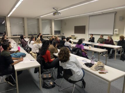 Zum Artikel "Erasmus-Mundus-Studierende besuchen die FAU im Rahmen einer Studienreise zum Thema „Menschenrechte und Migration“"